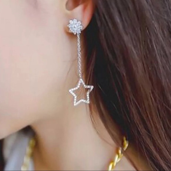 New✨ Silver Rhinestone Star & Moon Drop Earrings - Picture 5 of 8